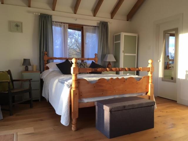 Three Oaks Nursery Chichester Extérieur photo