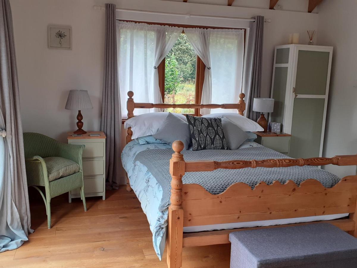 Three Oaks Nursery Chichester Extérieur photo